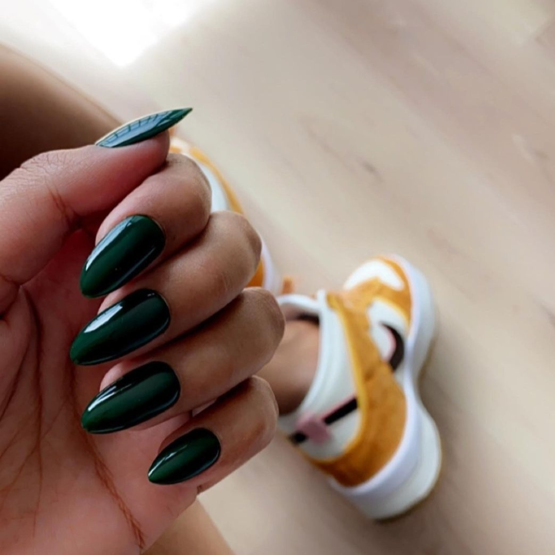 Medium Almond Rich Emerald Gloss — Emerald Green Nails