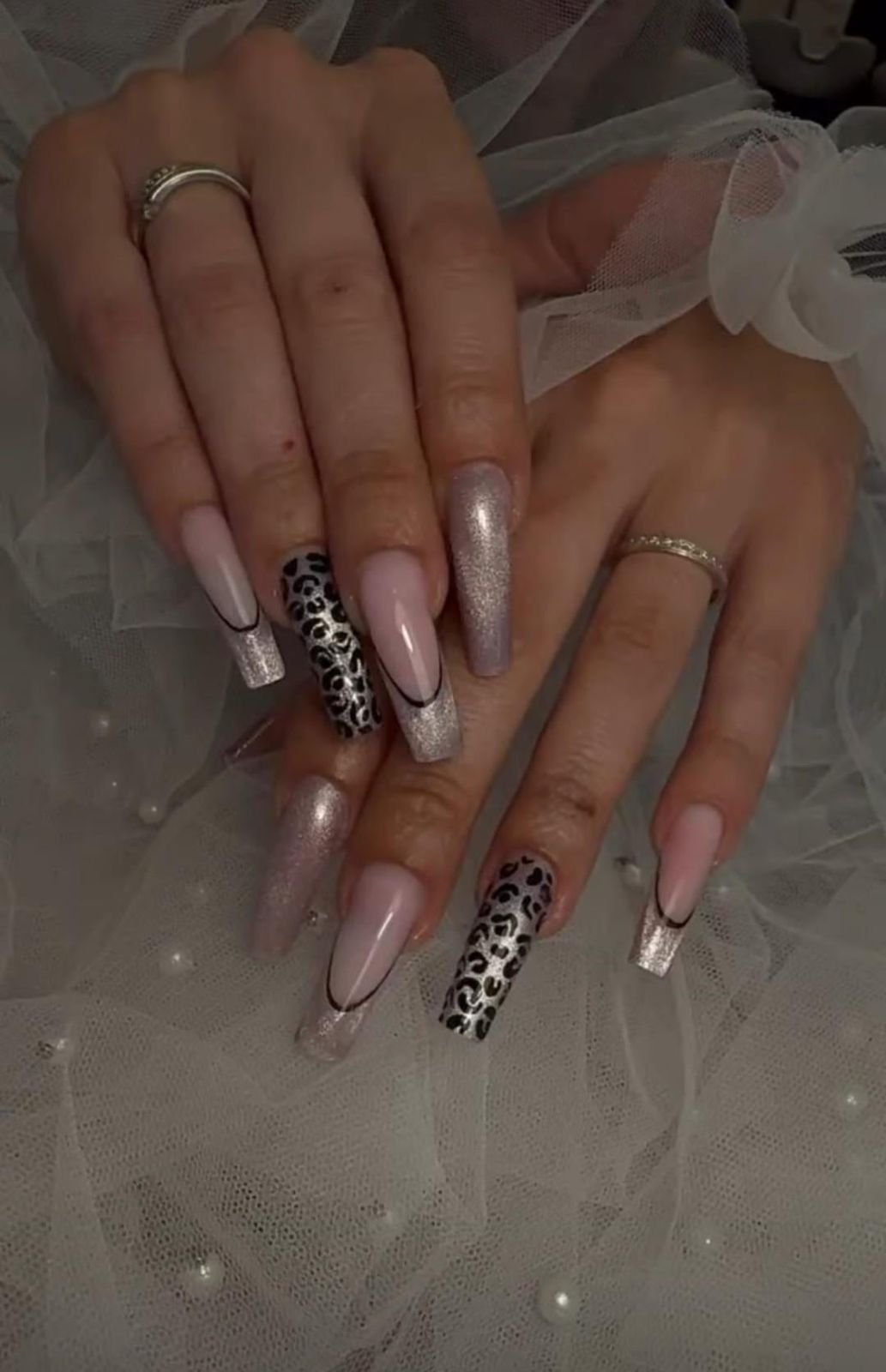 Glossy Metallic Visual Idea Glossy Metallic Visual Idea β Baddie Winter Nails