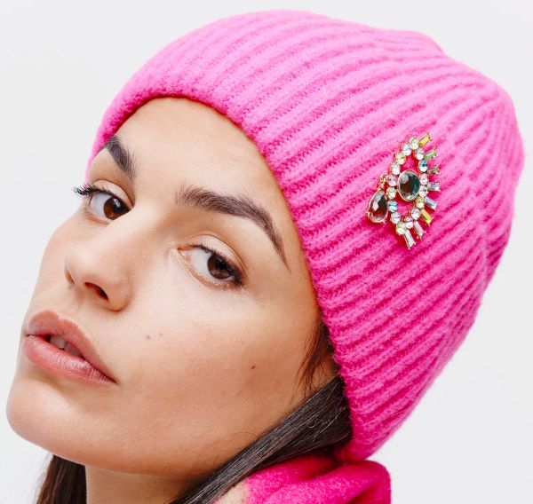 Chin Bob with Bright Pink Beanie Chin Bob with Bright Pink Beanie β Winter Hat Hairstyles
