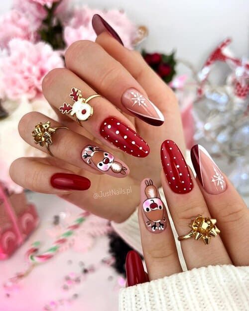 Classic Christmas Oval Nails Classic Christmas Oval Nails β Christmas Nail Trends 2026
