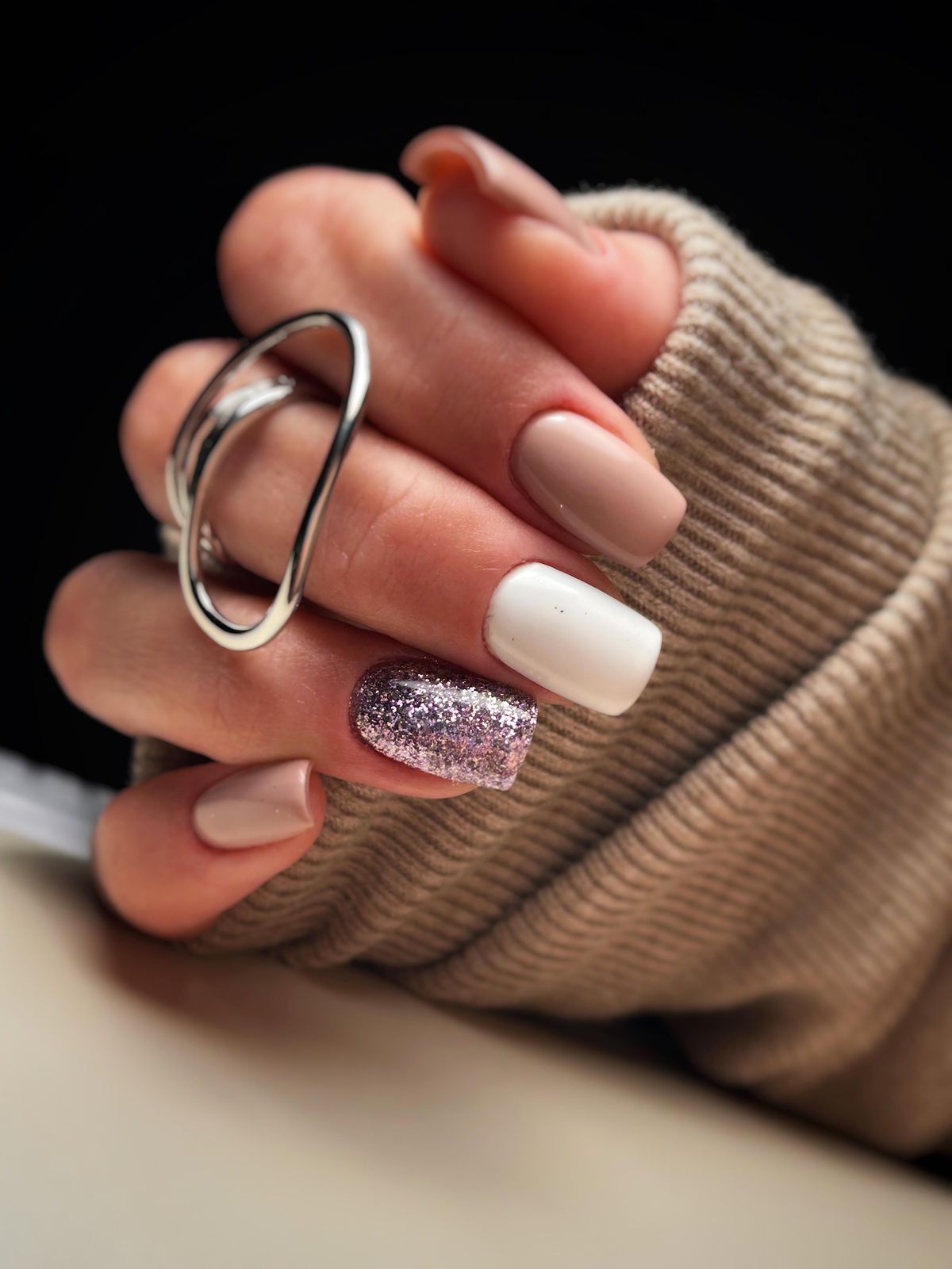 Glitter Accent Nail Visual Idea Glitter Accent Nail Visual Idea β Short Winter Nails