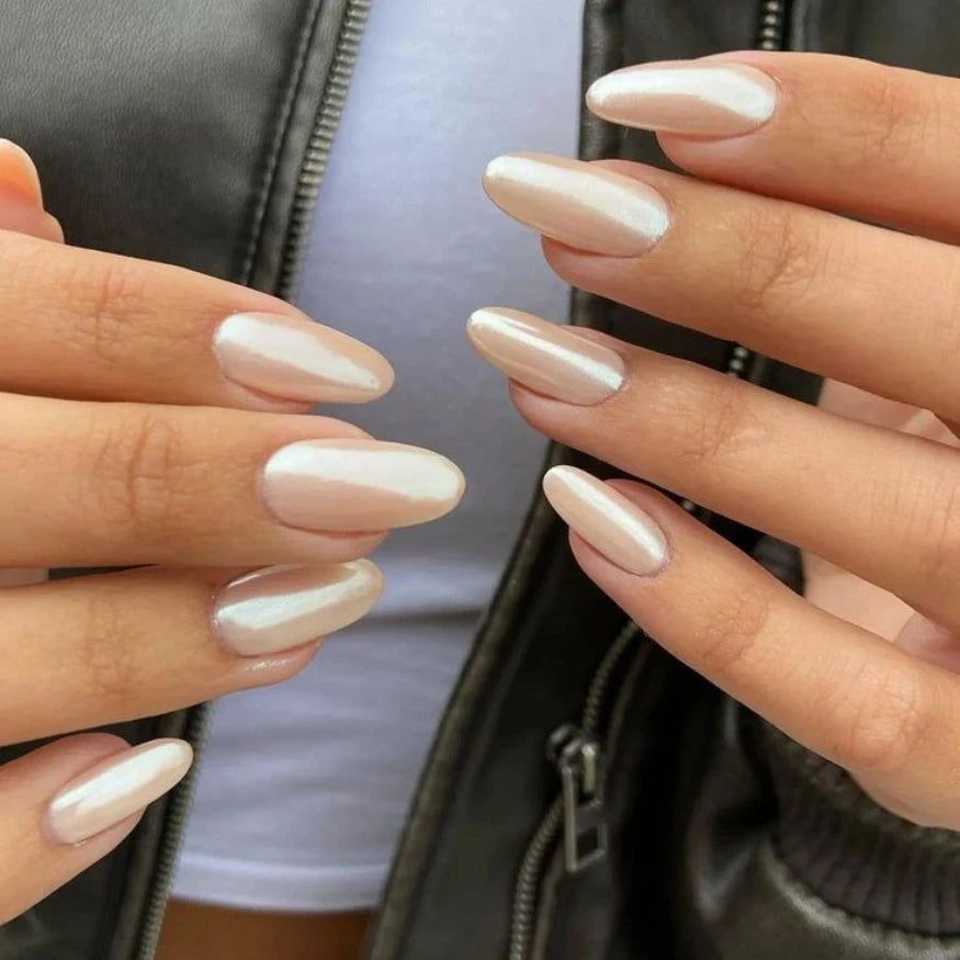 Pale Champagne Pearlescent Shimmer Nails Pale Champagne Pearlescent Shimmer Nails β Winter Date Night Nails