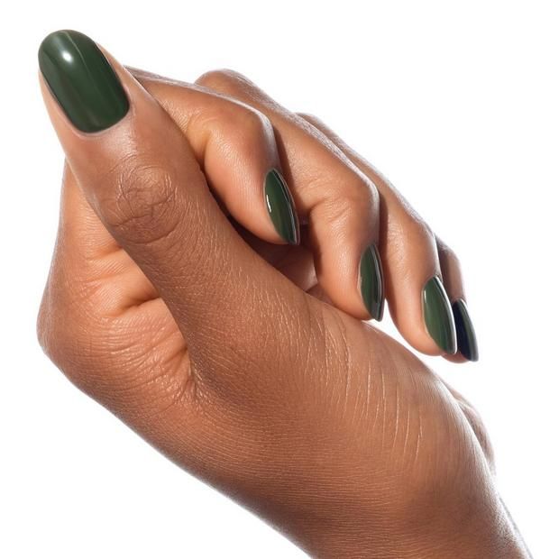 Glossy Dark Green Medium Oval Nails — Winter Nail Colors for Olive Skin