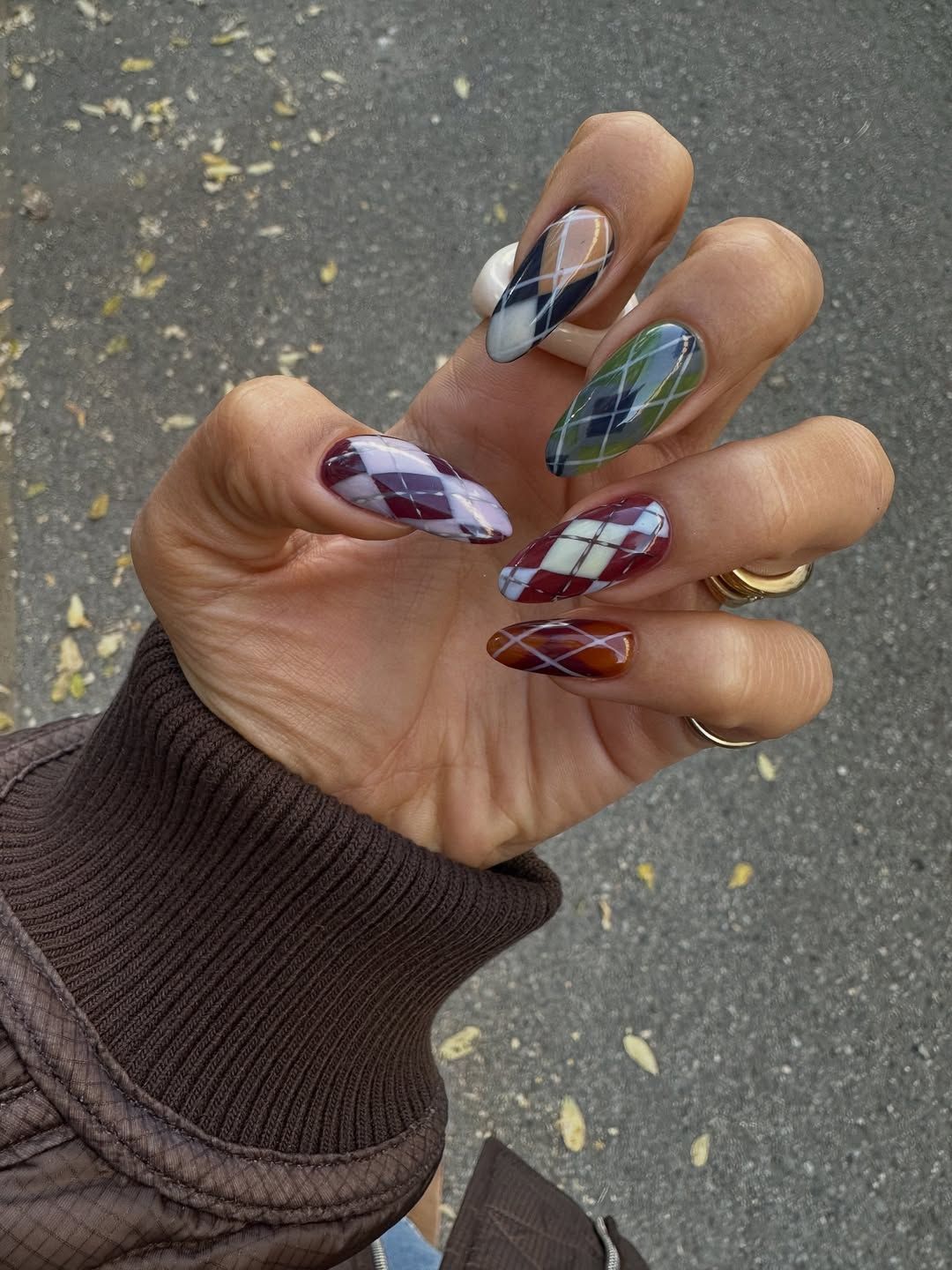 Winter Holiday Visual Idea Winter Holiday Visual Idea β Winter Plaid Nails