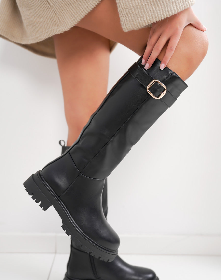 Casual Sophistication: Knee-High Boots with Gold Buckle Casual Sophistication: Knee-High Boots with Gold Buckle β Black Boots Outfits