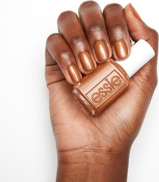 Coppery Brown Shimmer Oval Nails Coppery Brown Shimmer Oval Nails β Winter Nail Colors for Dark Skin