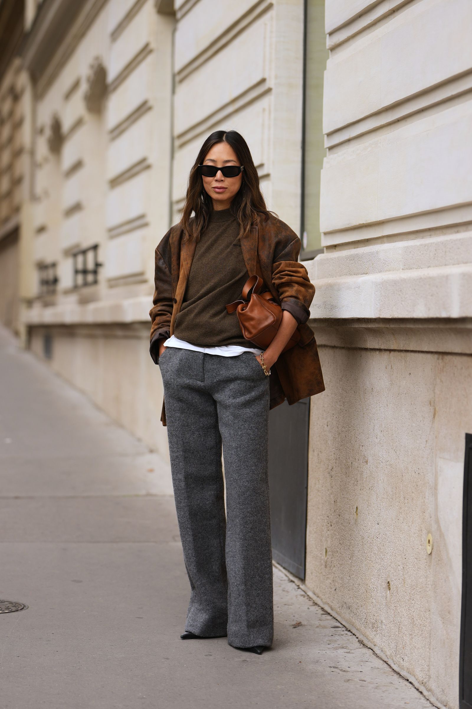 Suede Jacket with Oversized Collar for Stylish Journeys — Winter Travel Outfits