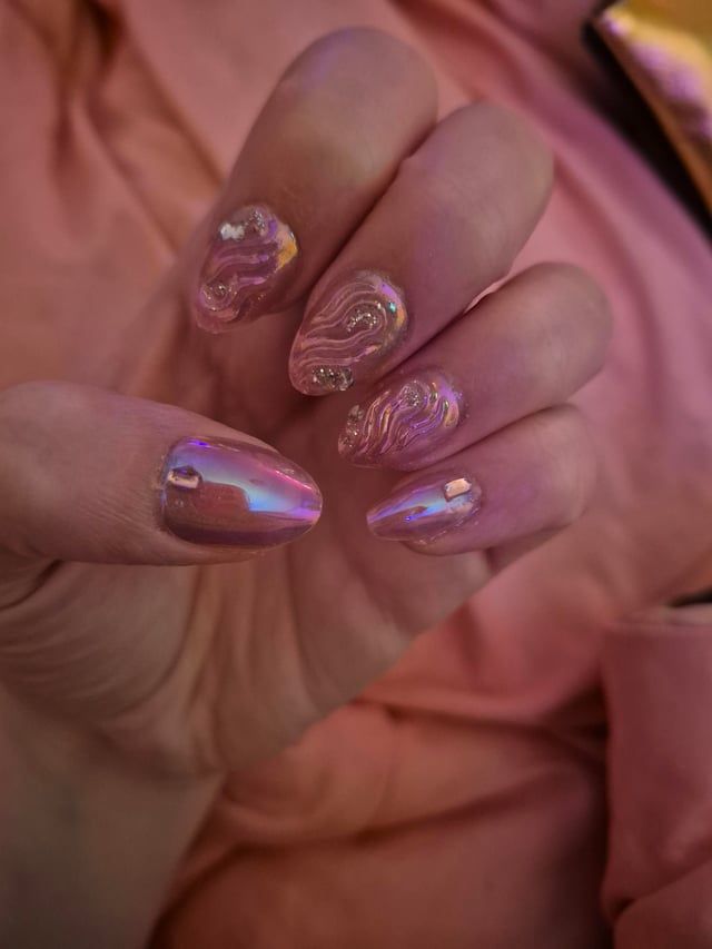 Holographic Swirls on Almond Nails Holographic Swirls on Almond Nails β Winter Birthday Nails