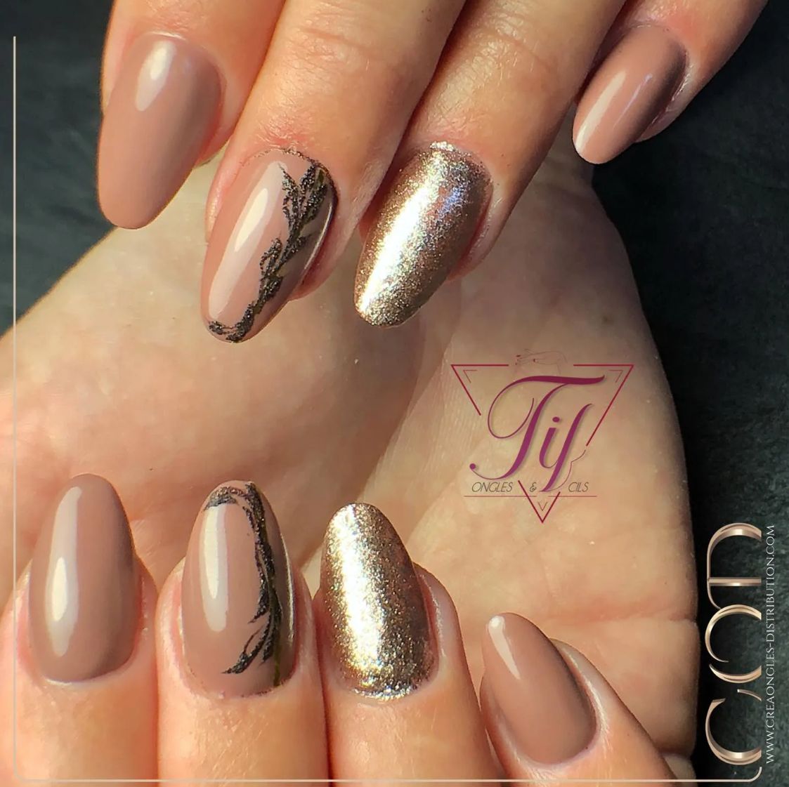 Glossy Glitter Visual Idea — Winter Nail Colors