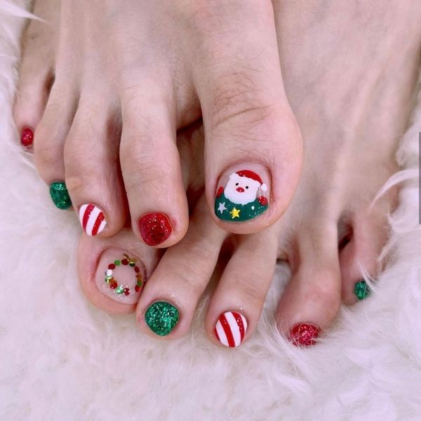 Santa Claus Candy Cane Striped Toenails Santa Claus Candy Cane Striped Toenails β Christmas Toe Nails 2026
