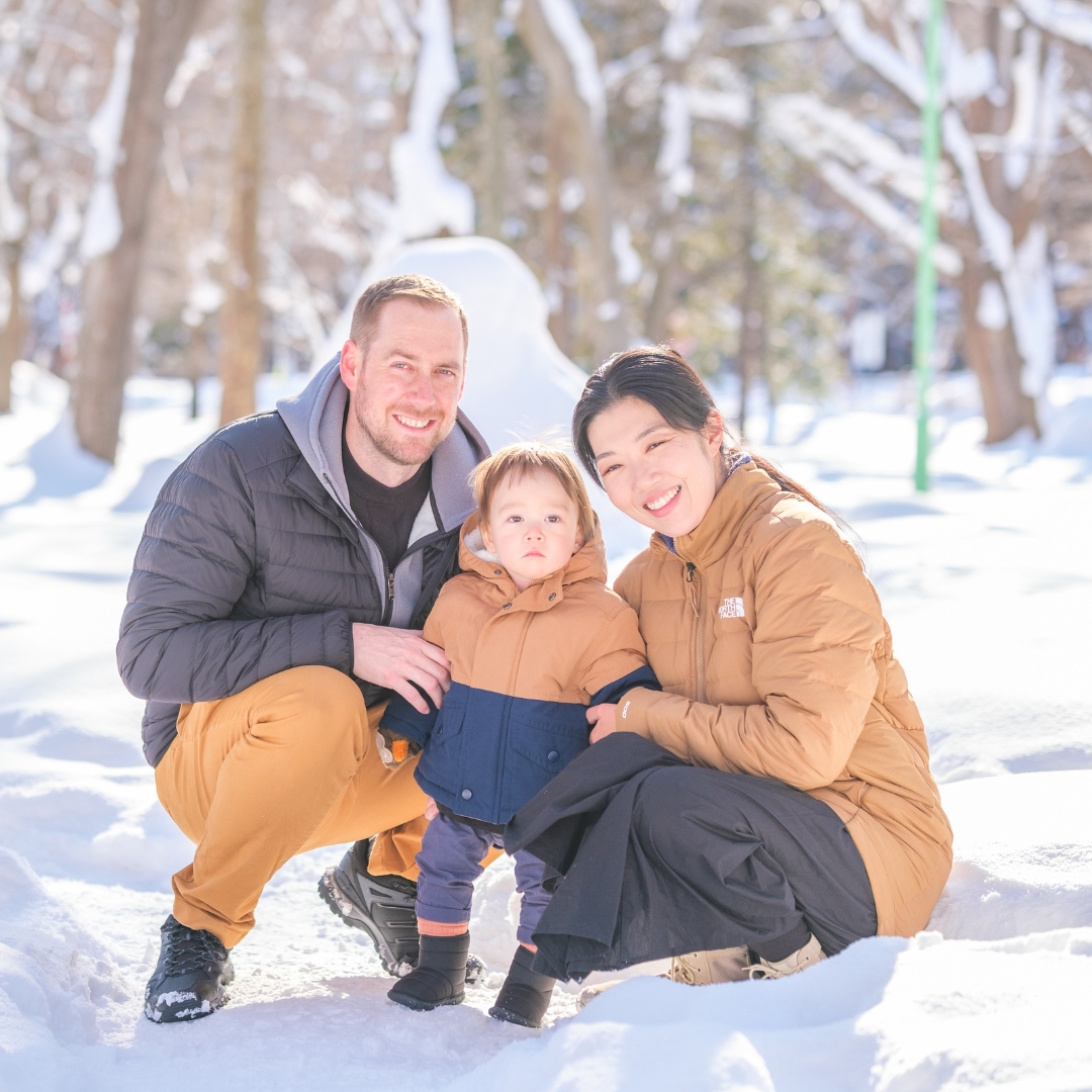 25+ Poses Your Personal Photographer Can Capture in Winter Only | Localgrapher