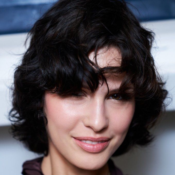 Dark Brown Wavy Shag With Full Bangs — Short Winter Haircuts
