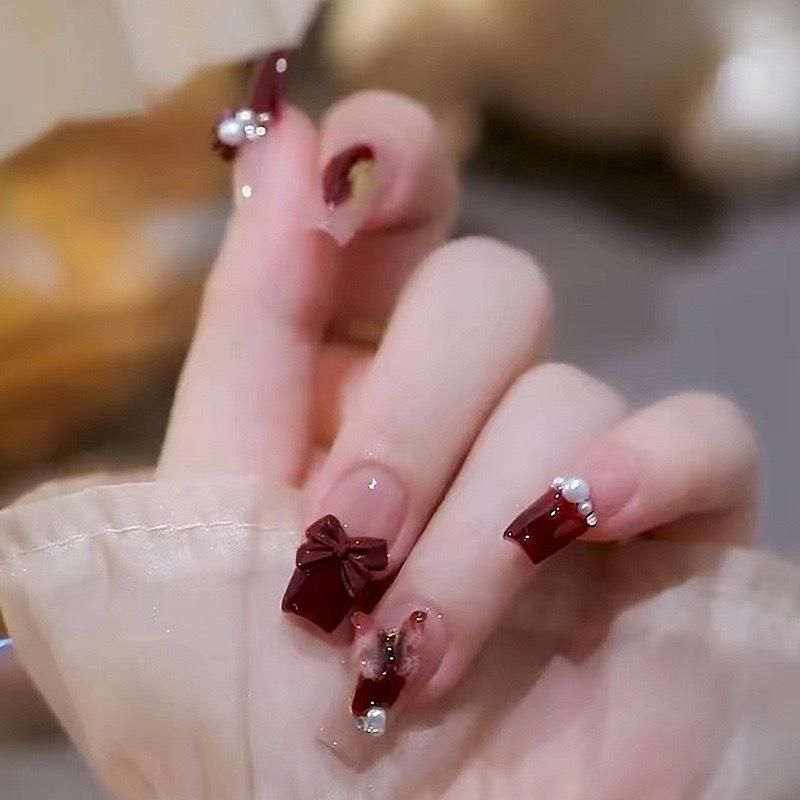 3D Bows And Pearls On Multiple Nails Visual Idea 3D Bows And Pearls On Multiple Nails Visual Idea β Winter Nails for School