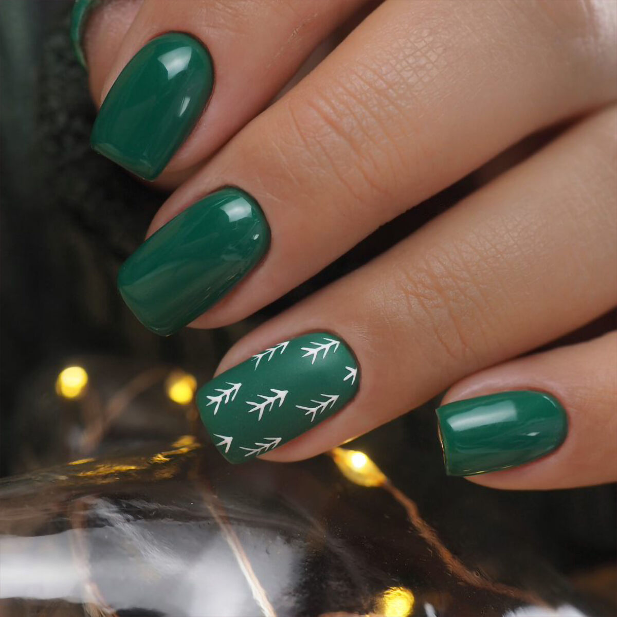 Deep Green with Matte Tree Accent Deep Green with Matte Tree Accent โ Winter Green Nails
