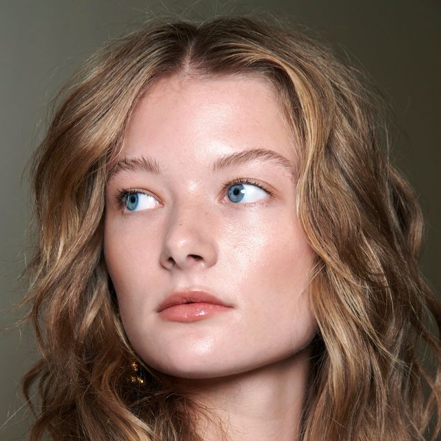 Warm Blonde With Sun-Kissed Highlights — Fall to Winter Hair Colors