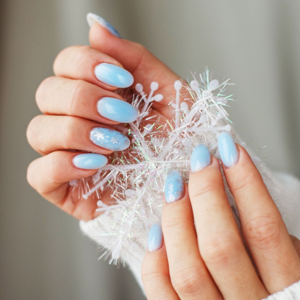 Soft Blue Snowflake Ombre Oval Nails Soft Blue Snowflake Ombre Oval Nails β Classy Short Winter Nails