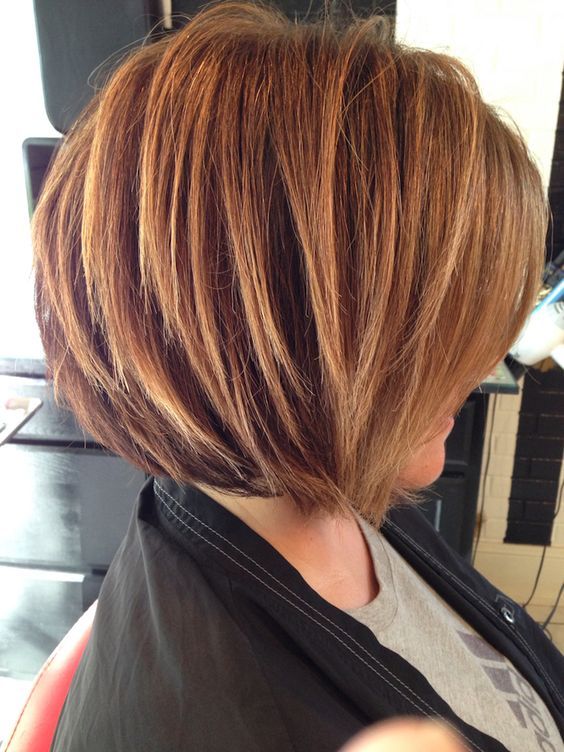 Textured Bob with Golden Highlights Textured Bob with Golden Highlights β Winter Hair Colors for Women Over 50