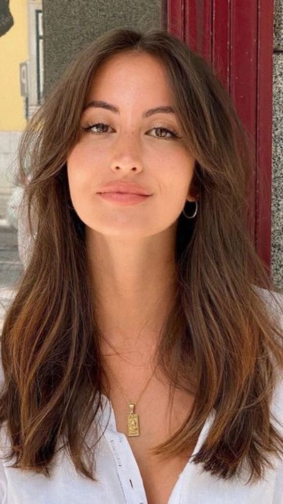 Winter Haircuts for Round Faces