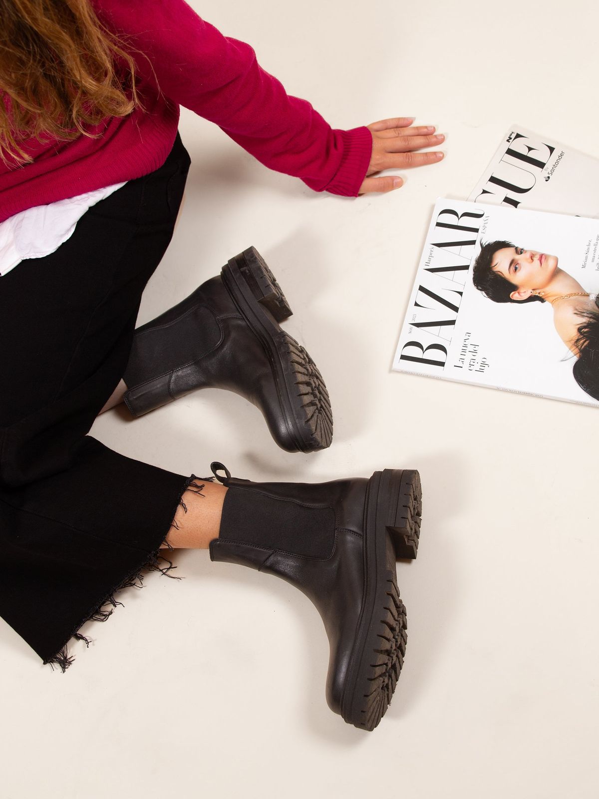 Chunky Sole Chelsea Boots with Wide-Leg Trousers Chunky Sole Chelsea Boots with Wide-Leg Trousers β Chelsea Boots Outfits