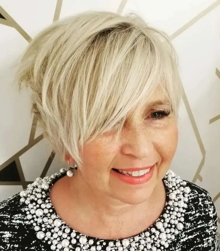 Dark Blonde Pixie With Platinum Highlights — Winter Hair Colors for Short Hair