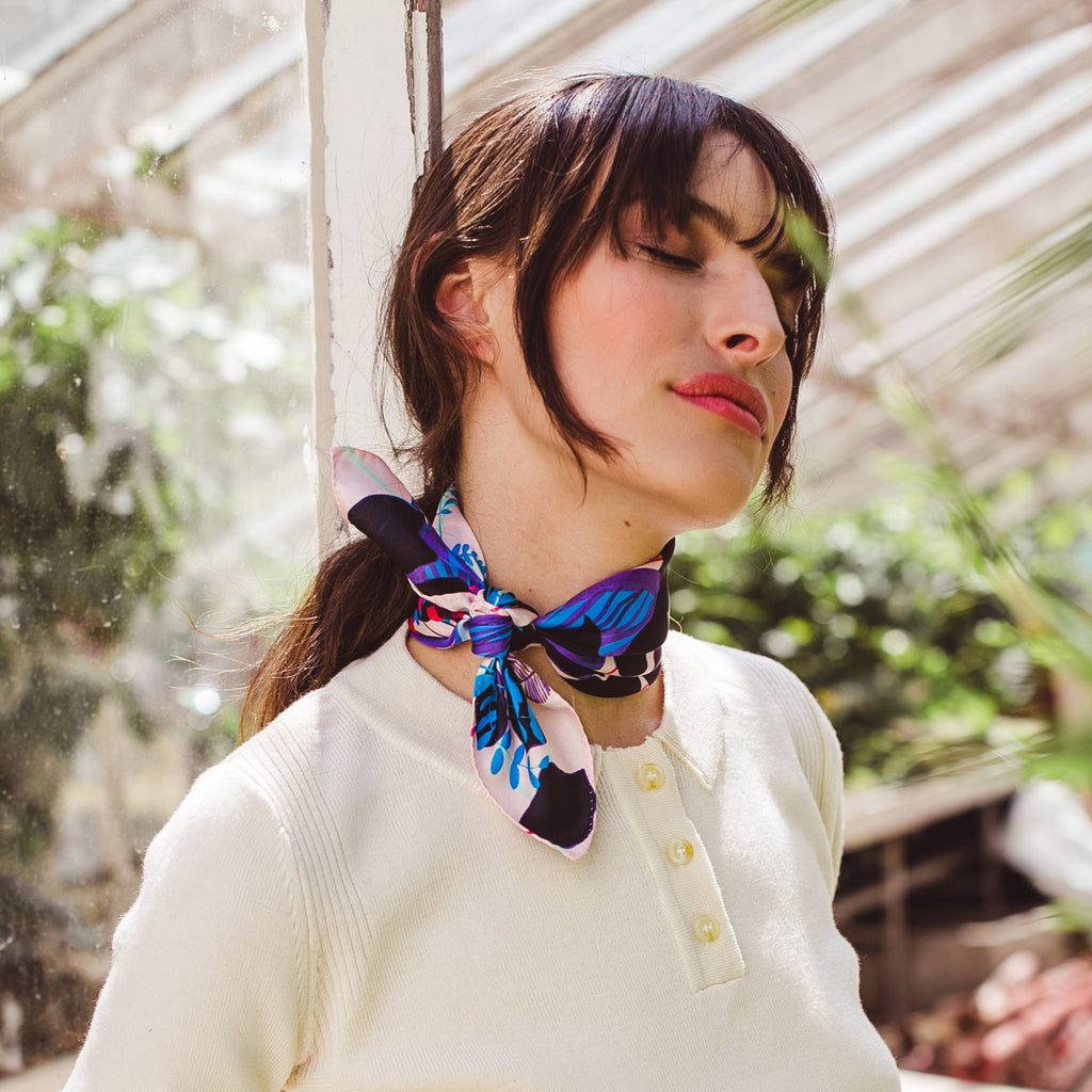 Artistic Floral Scarf as a Choker on a Polo Shirt Artistic Floral Scarf as a Choker on a Polo Shirt β Scarf Outfits