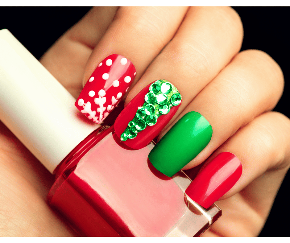 Red Snowflake Christmas Tree Nails Red Snowflake Christmas Tree Nails โ Winter Wonderland Nails