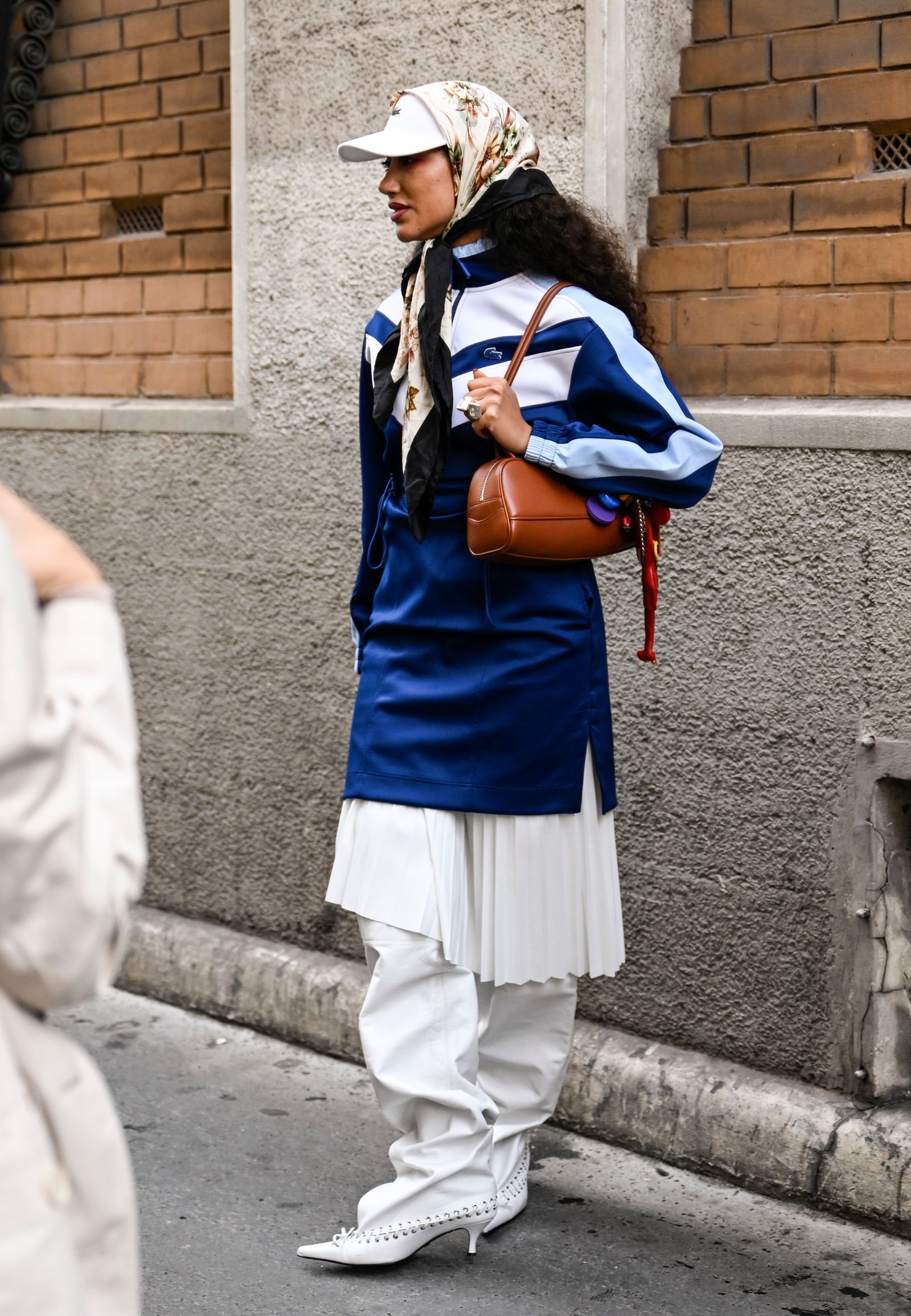Layered Fashion-Forward Look with White Slouchy Boots Layered Fashion-Forward Look with White Slouchy Boots β Slouchy Boots Outfits