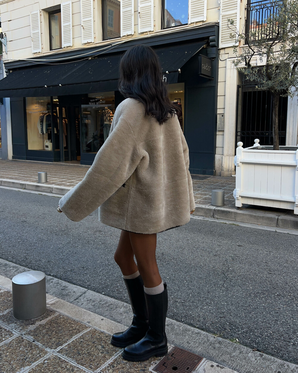 Black Lug Sole Boots with a Fuzzy Jacket and Mini Skirt Black Lug Sole Boots with a Fuzzy Jacket and Mini Skirt β Winter Boots Outfits