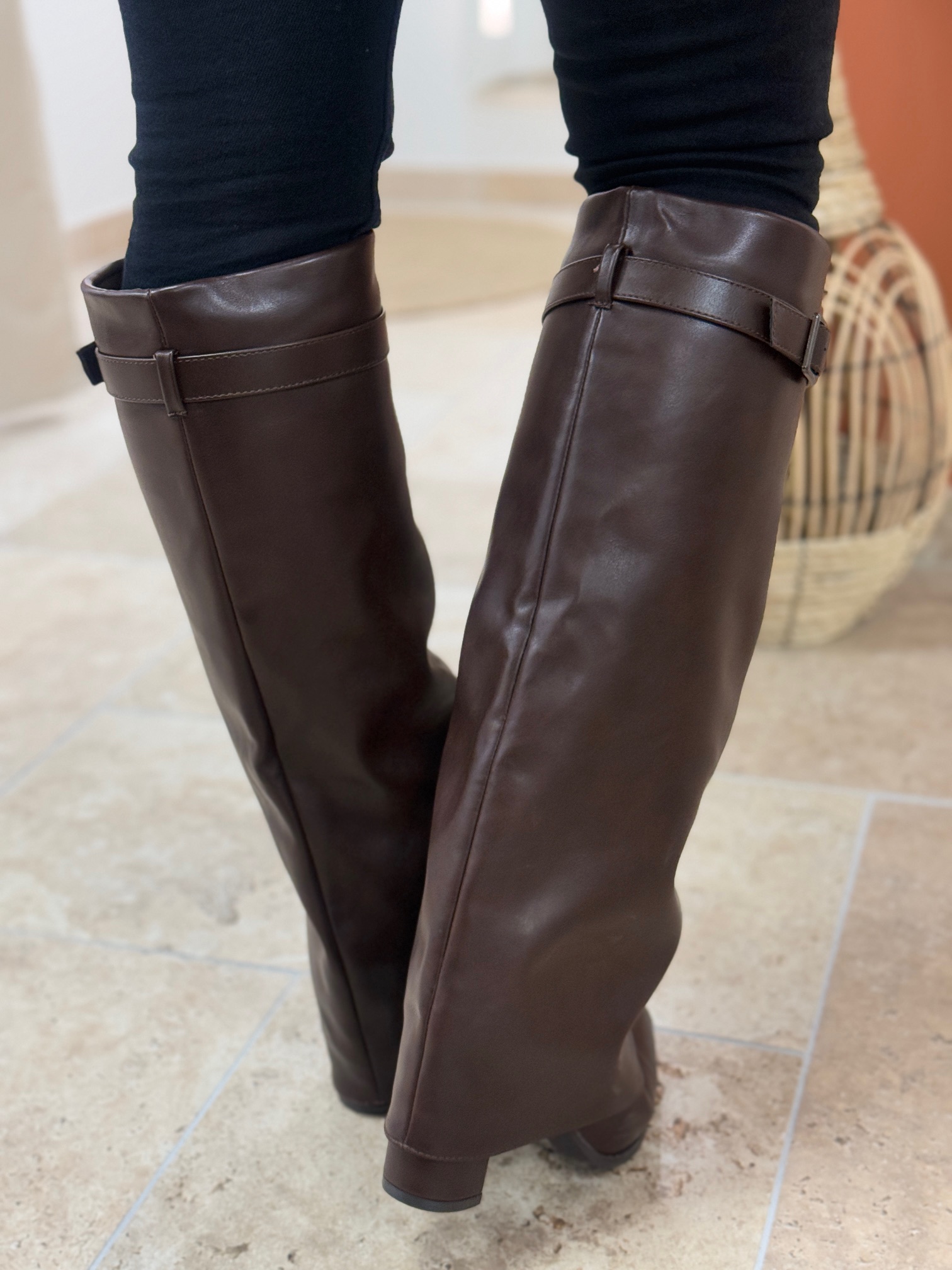 Casual Brown Leather Knee-High Boots with Pleated Mini Skirt and Beige Coat — Brown Boots Outfits
