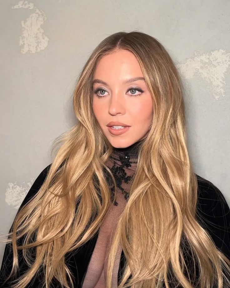 Ash Blonde With Subtle Highlights Visual Idea Ash Blonde With Subtle Highlights Visual Idea β Winter Hair Colors for Olive Skin