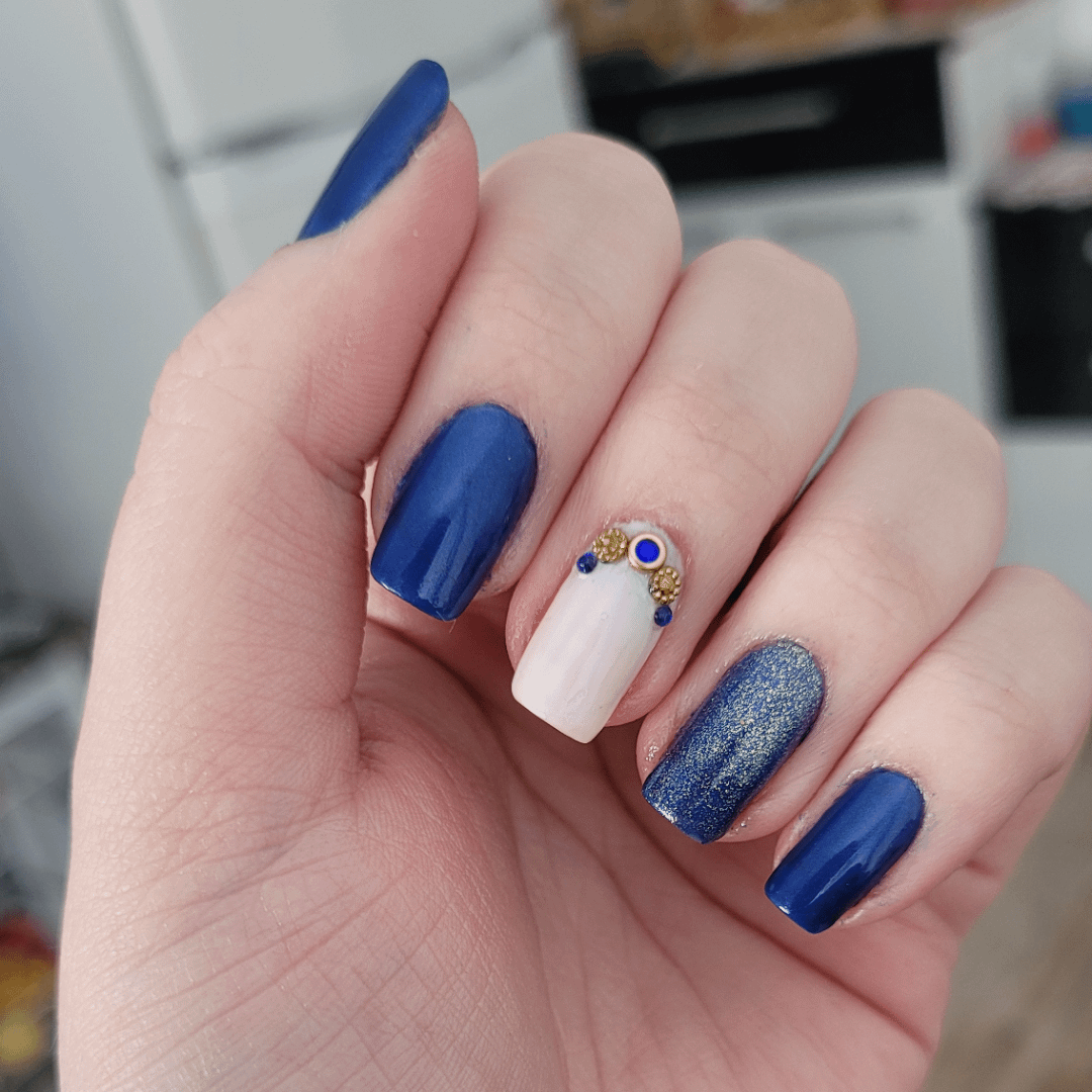 Bright Blue with Embellished Accent Nail Medium Square Nails Bright Blue with Embellished Accent Nail Medium Square Nails β Navy Blue Nails