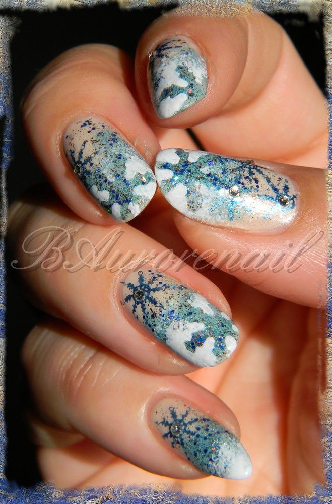 Blue And White With Glitter Visual Idea Blue And White With Glitter Visual Idea β Snowflake Nails