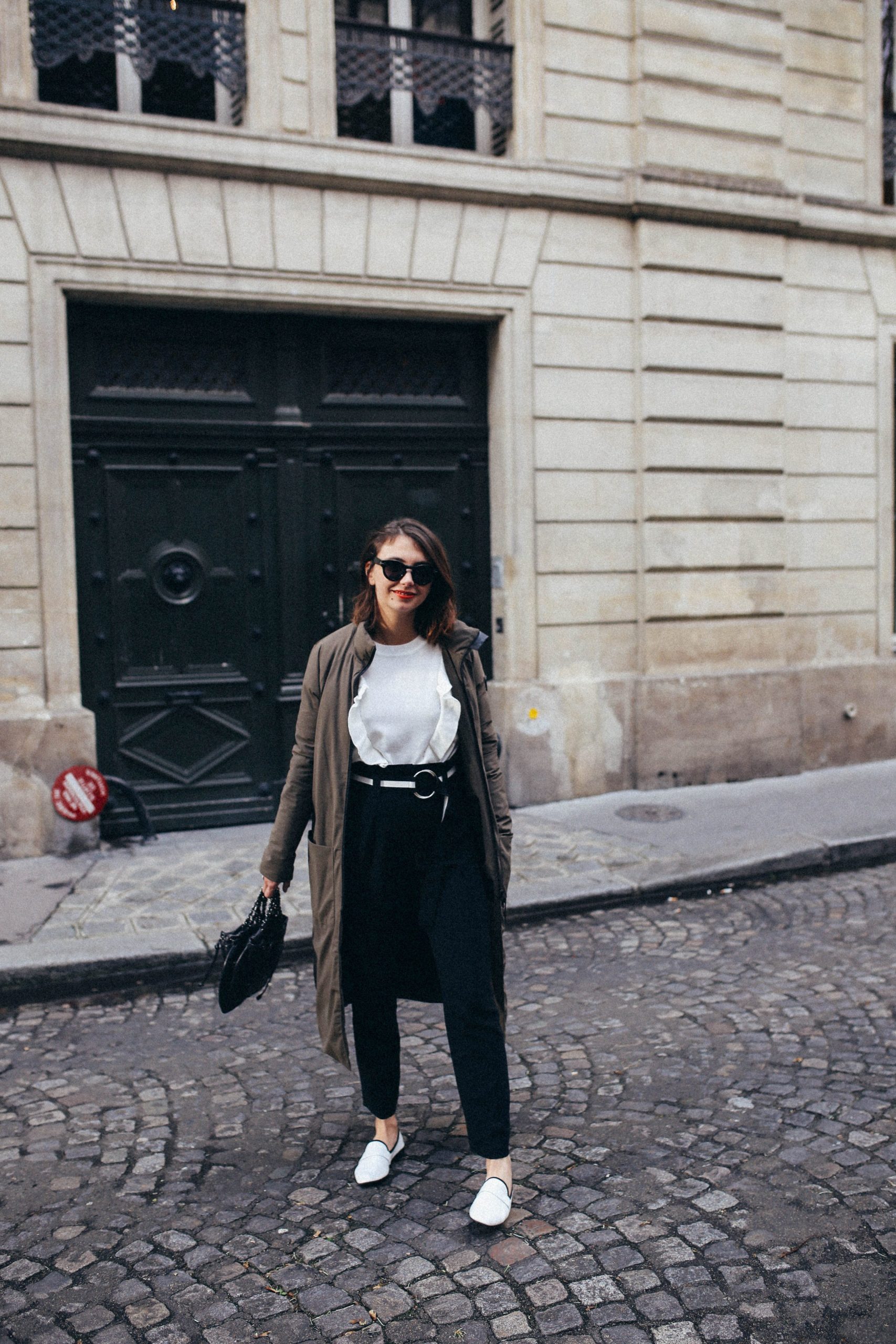 Olive Green Car Coat with Black Trousers Olive Green Car Coat with Black Trousers โ Car Coat Outfits