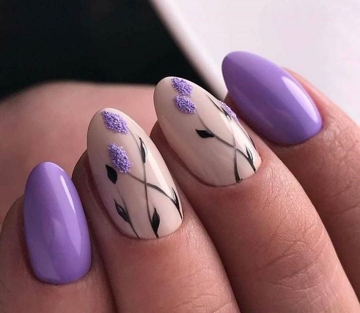Lavender Sprigs On Accent Nails Visual Idea Lavender Sprigs On Accent Nails Visual Idea β Winter to Spring Transition Nails