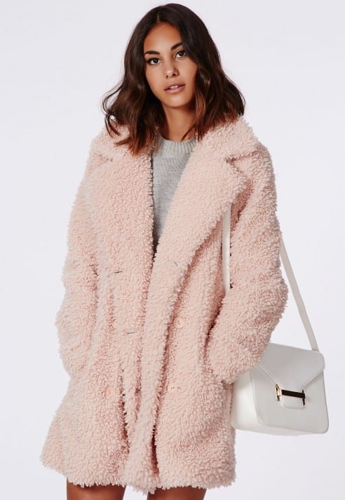 Casual Pale Pink Teddy Coat with Grey Sweater Casual Pale Pink Teddy Coat with Grey Sweater โ Faux Fur Coat Outfits