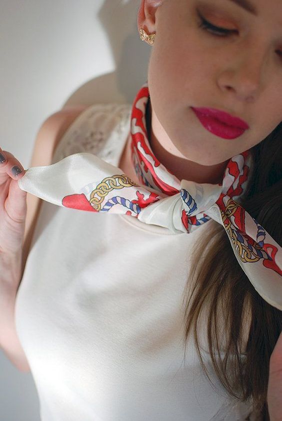 Nautical Print Scarf as a Chic Neck Accessory Nautical Print Scarf as a Chic Neck Accessory β Scarf Outfits