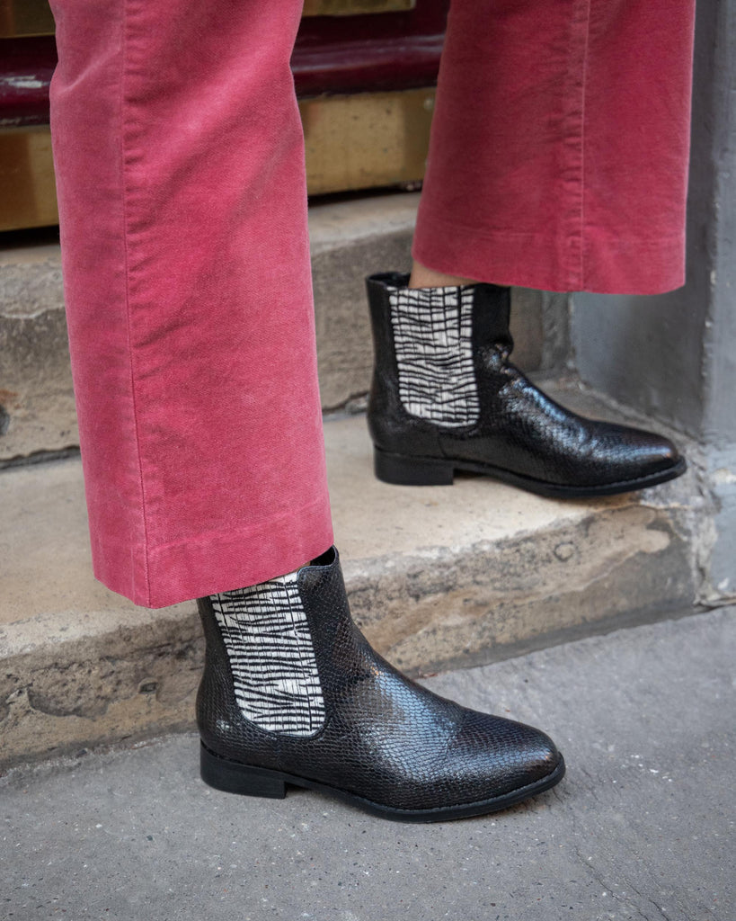 Chelsea Boots with Sock Detail and Wide-Leg Trousers Chelsea Boots with Sock Detail and Wide-Leg Trousers β Ankle Boots Outfits