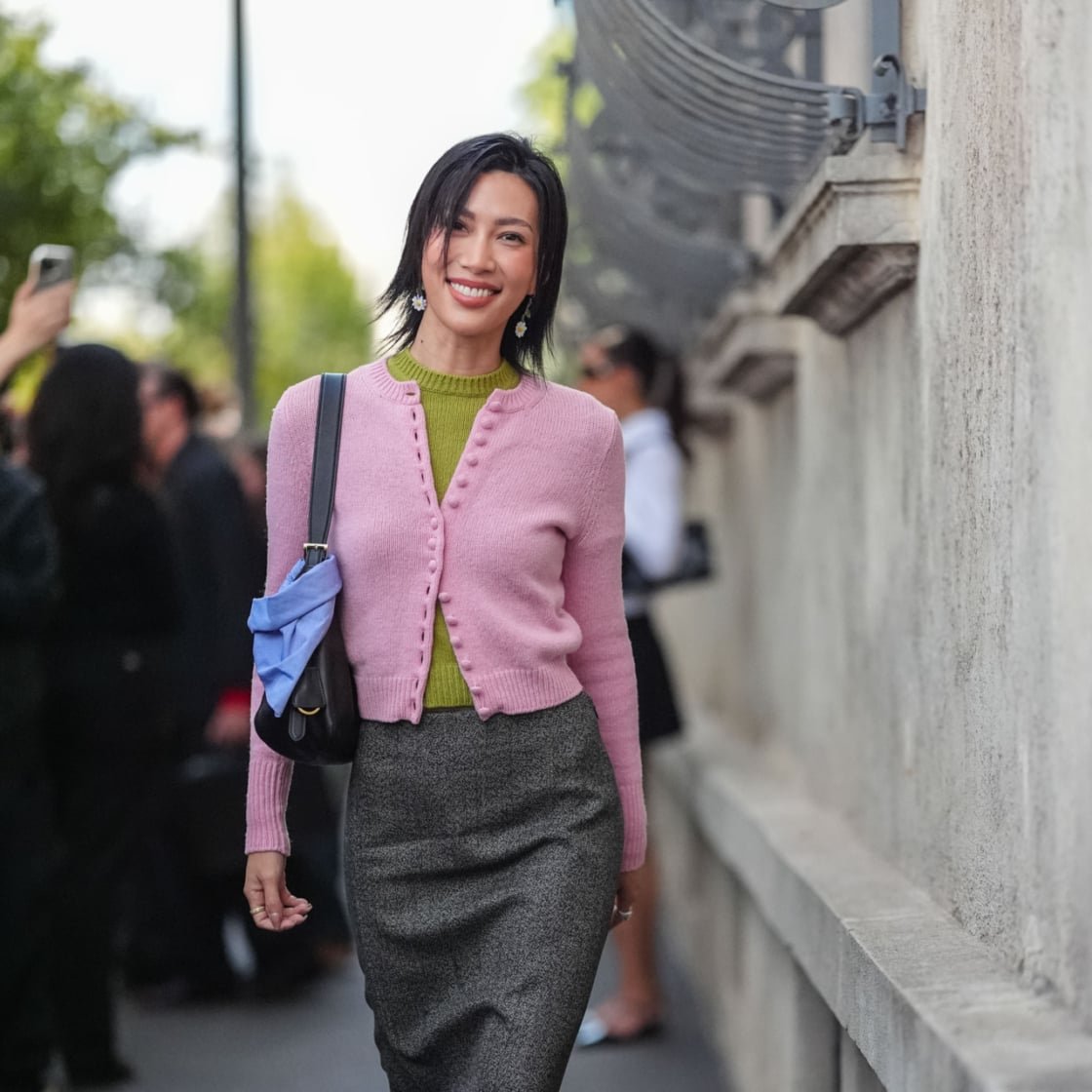 Fitted Pink Cardigan with Grey Pencil Skirt Fitted Pink Cardigan with Grey Pencil Skirt โ Cardigan Outfits