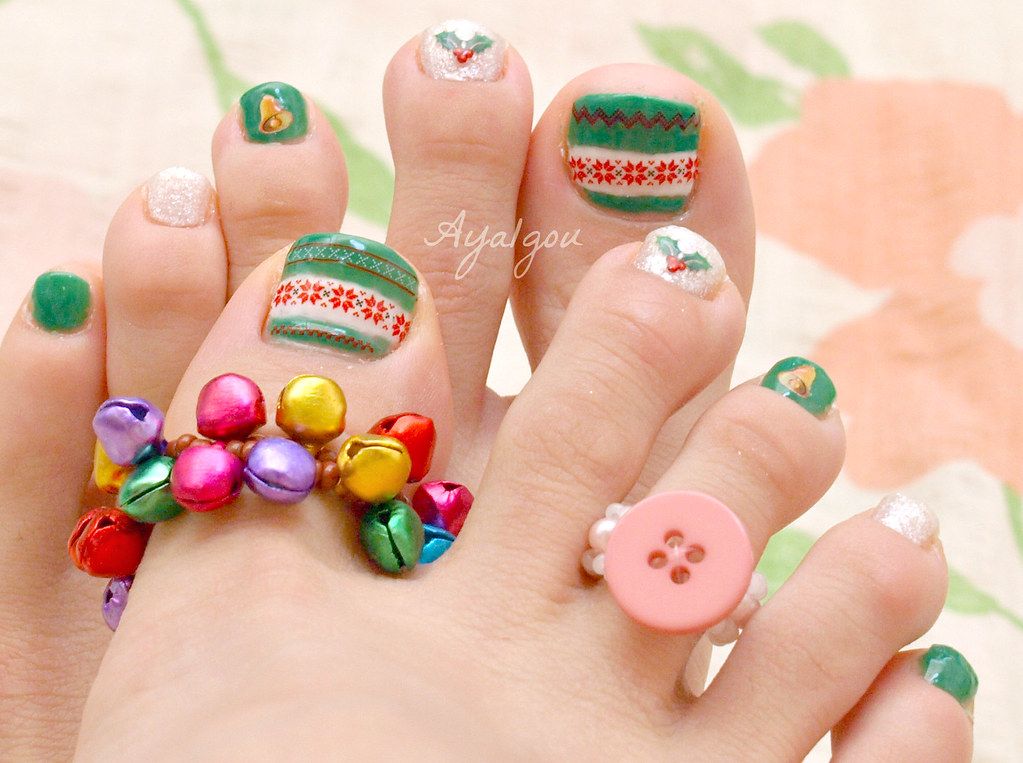 Visual Idea Visual Idea β Christmas Toe Nails 2026