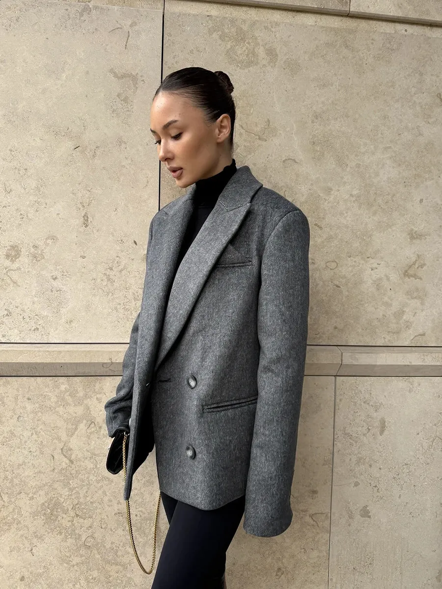 Double-Breasted Blazer with Black Turtleneck and Trousers — Europe Winter Outfits