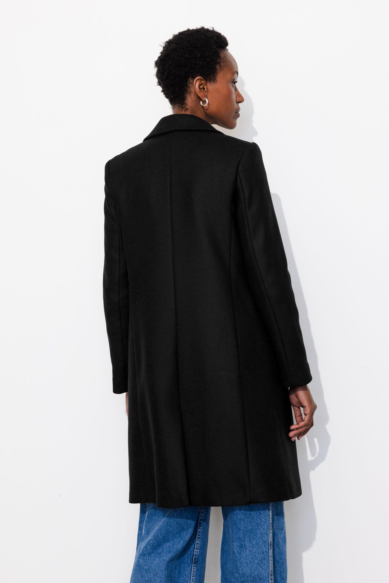 Straight-Cut Black Car Coat with Jeans Straight-Cut Black Car Coat with Jeans โ Car Coat Outfits
