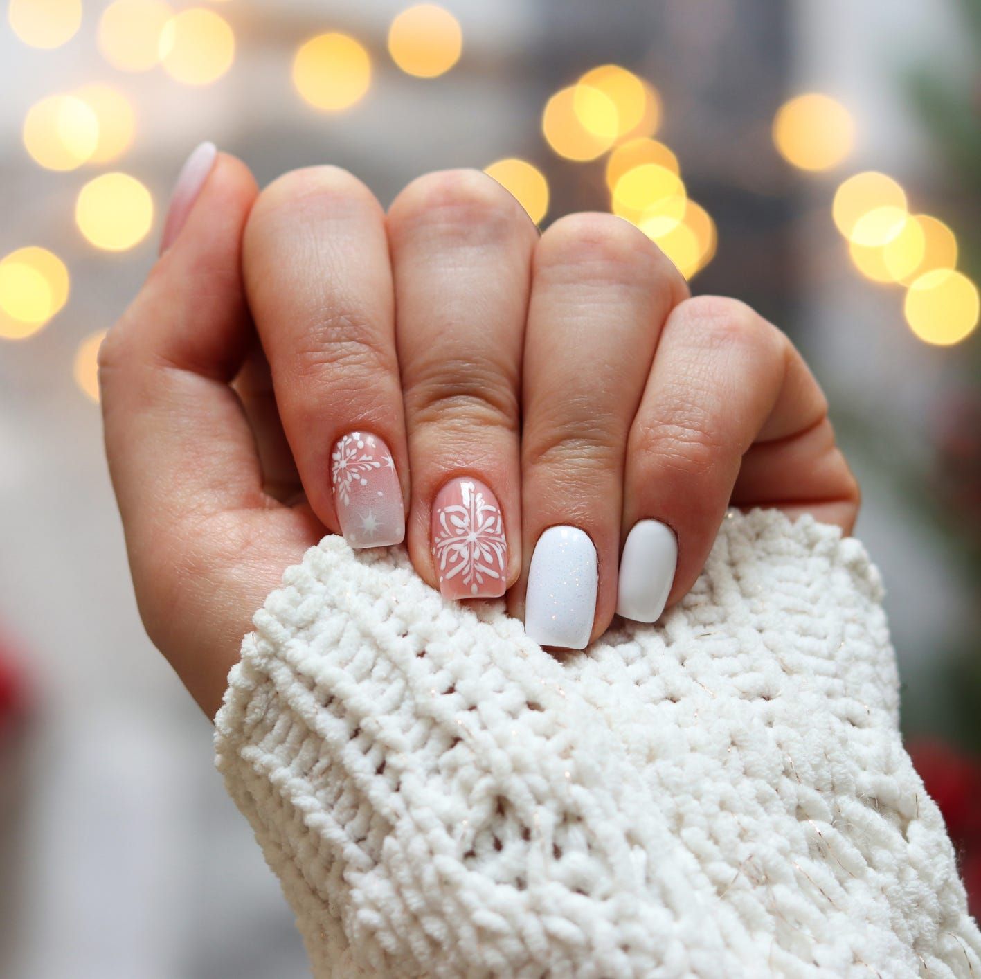 Snowflake Art On Accent Nails Glitter Visual Idea Snowflake Art On Accent Nails Glitter Visual Idea β Winter Nail Trends