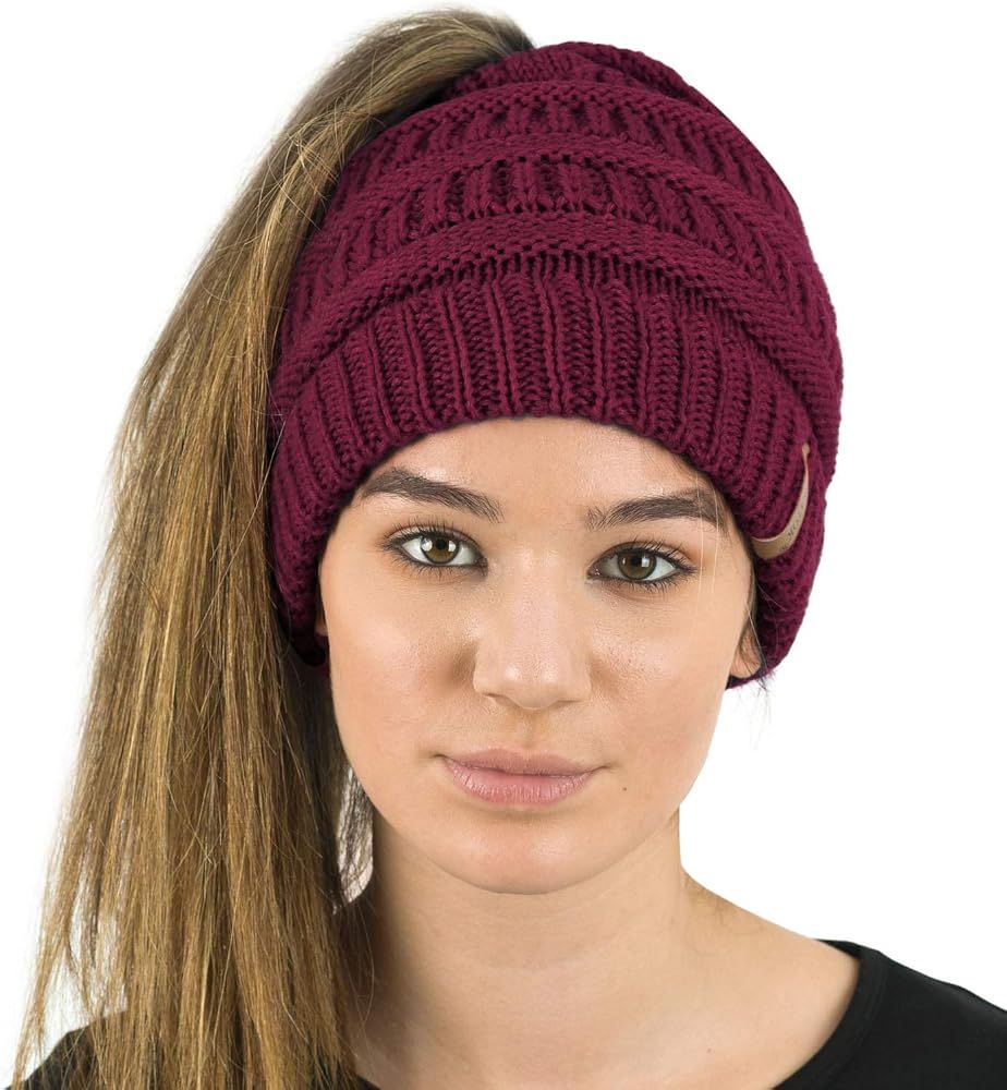 Mid-Back Ponytail Through a Beanie with Hole Mid-Back Ponytail Through a Beanie with Hole β Winter Hat Hairstyles