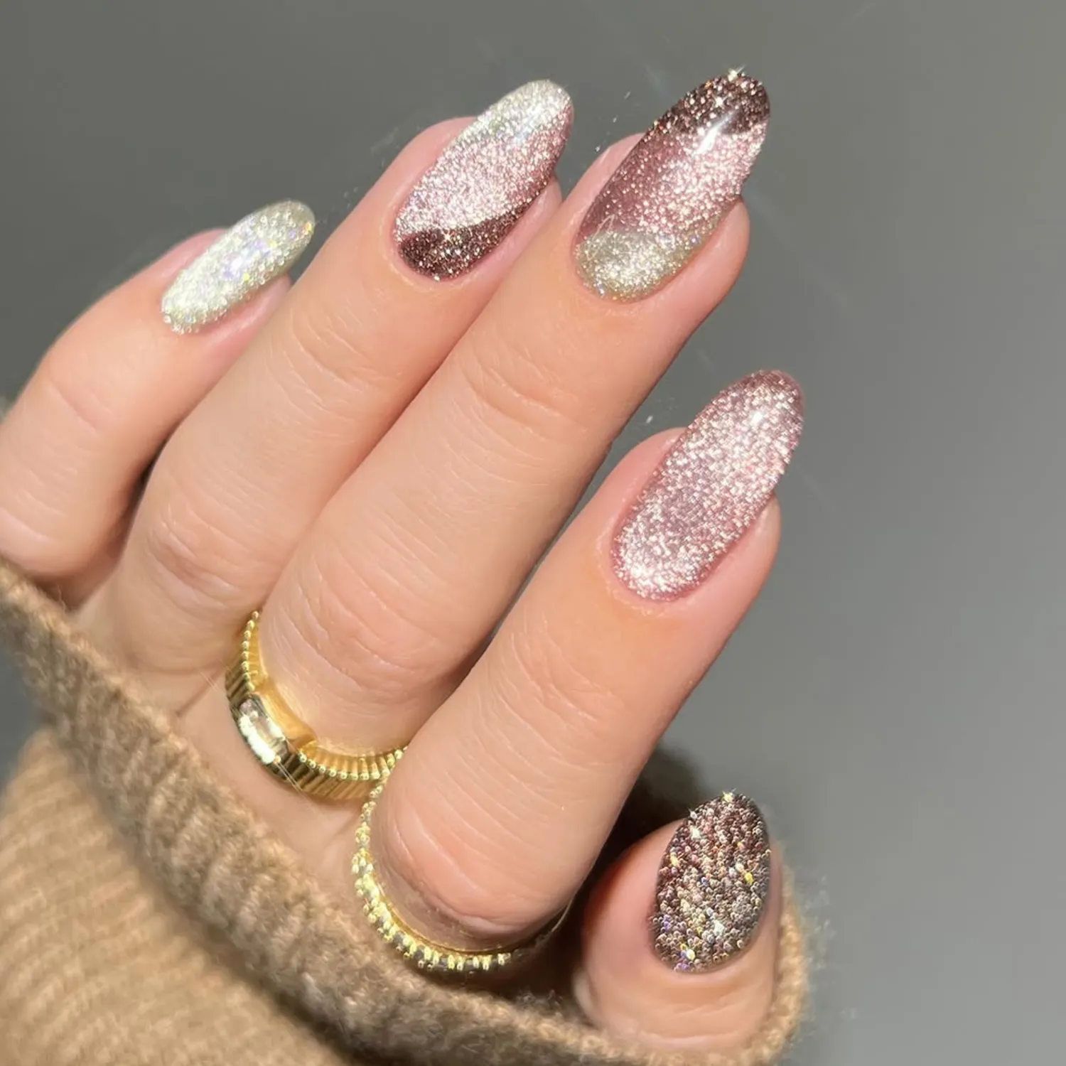 Diagonal Color Block Chrome Glitter Diagonal Color Block Chrome Glitter β Winter Pink Nails