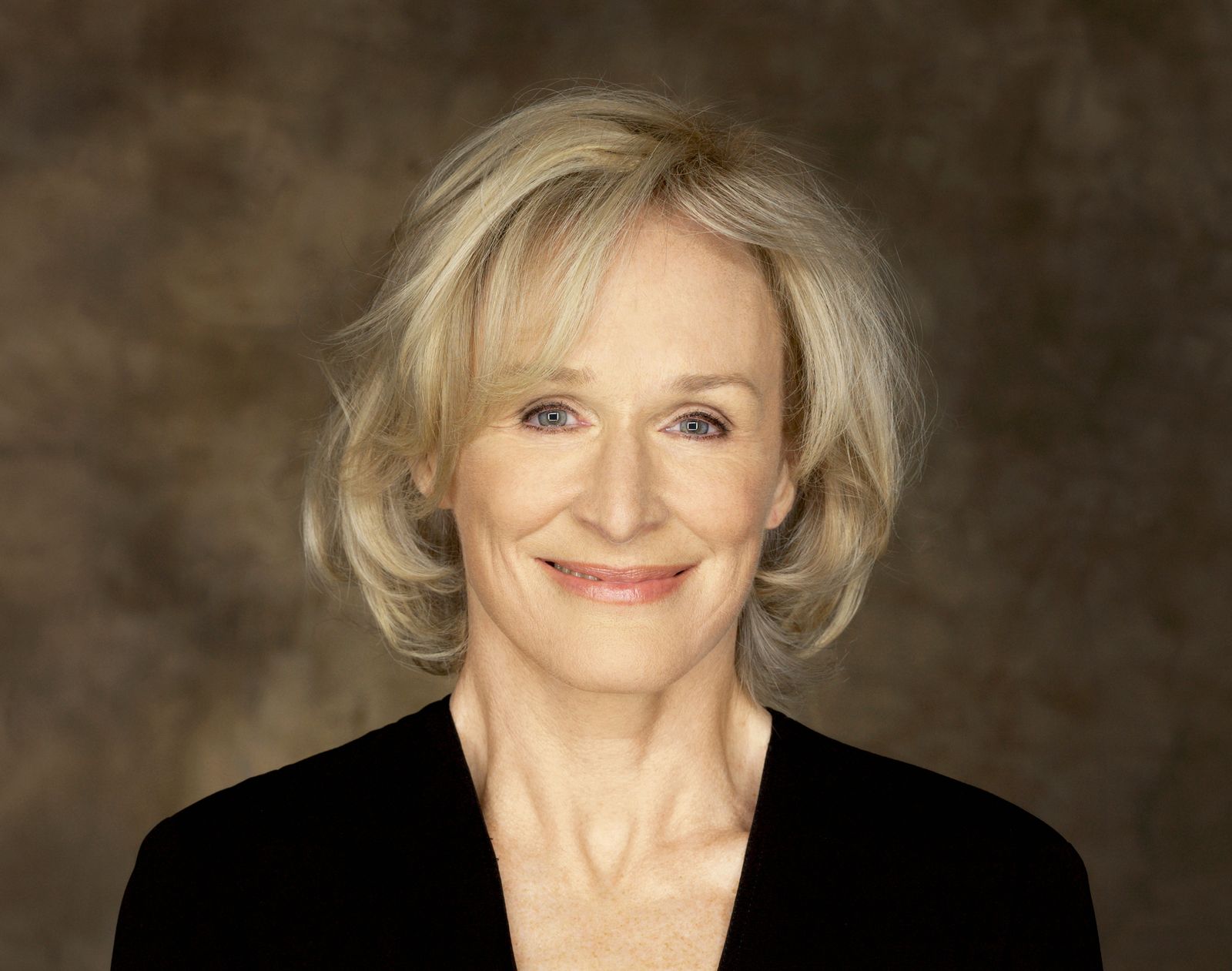 Ear-Length Visual Idea Ear-Length Visual Idea β Winter Hairstyles for Women Over 60