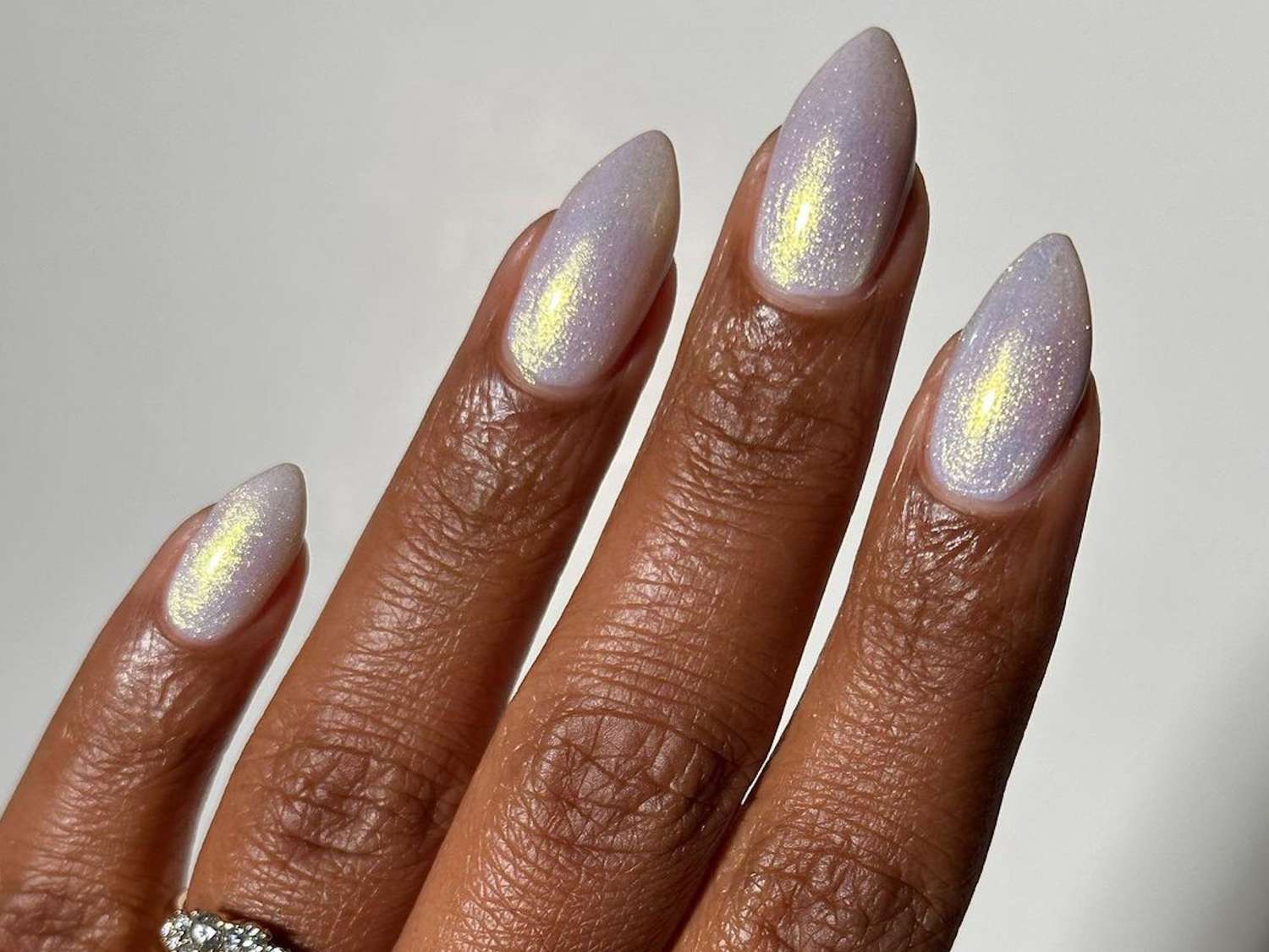 Sparkling Snowy Effect Stiletto Nails Sparkling Snowy Effect Stiletto Nails β Winter Nail Designs