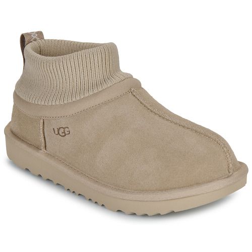 Beige Ugg Boots with Contrasting Knit Collar Beige Ugg Boots with Contrasting Knit Collar β Ugg Slippers Outfits