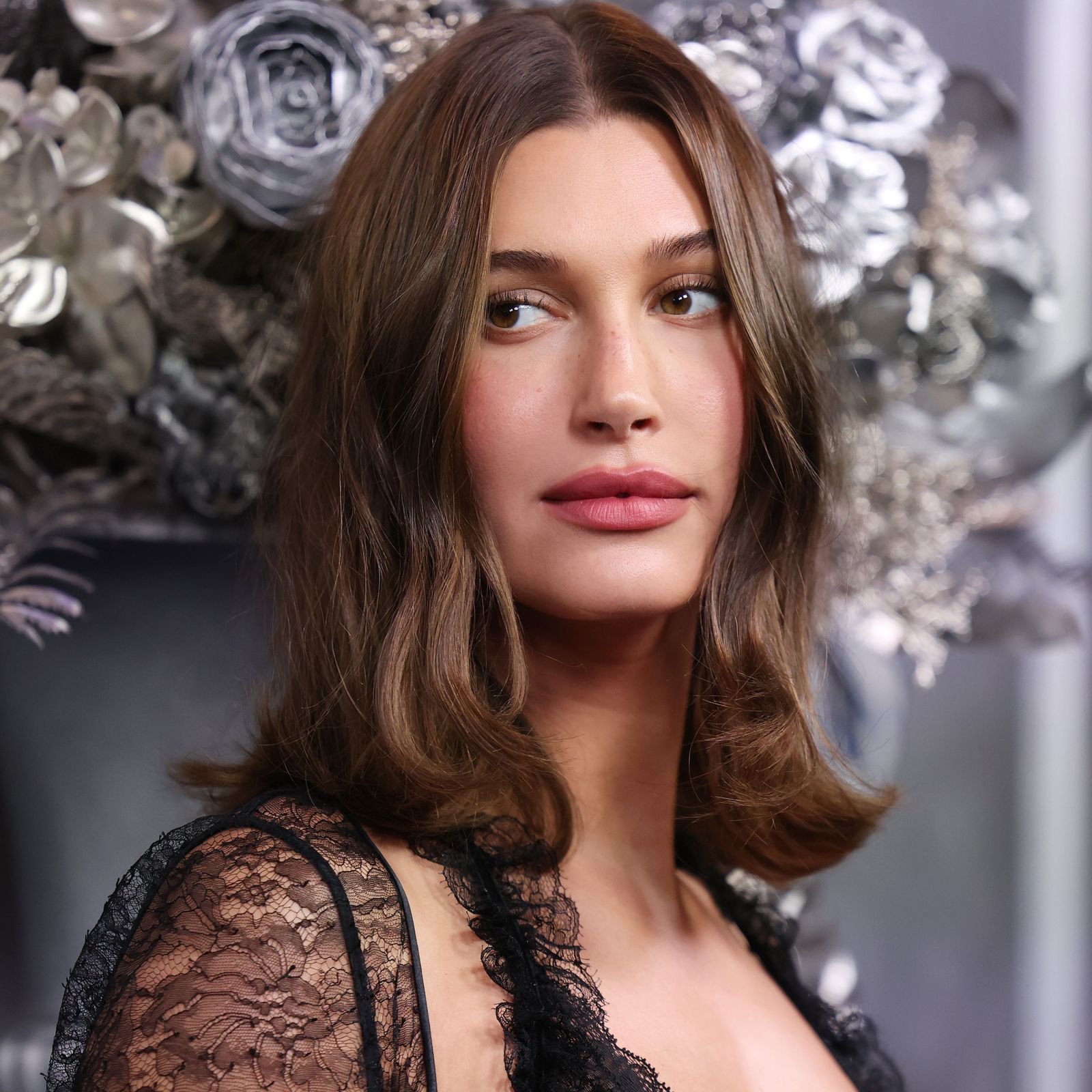 Collarbone Dark Brown Lob With Soft Waves Collarbone Dark Brown Lob With Soft Waves β Winter Lob Haircuts