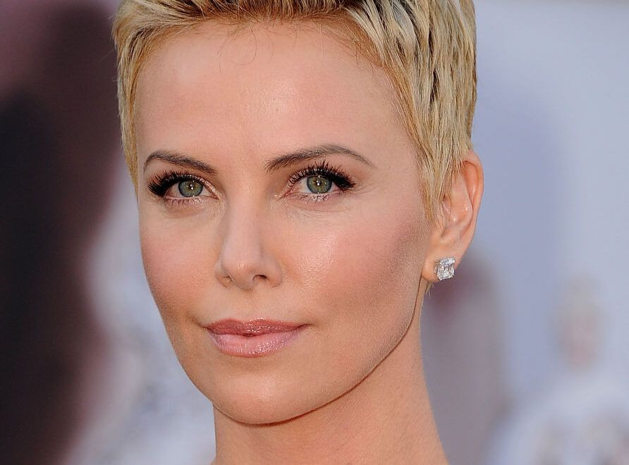 Light Blonde Air-Dried Pixie — Winter Hairstyles for Women Over 50