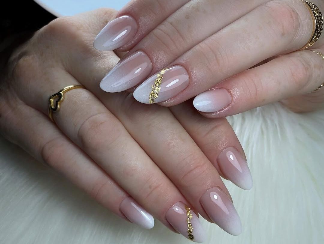 Ombre Gold Foil Fragment Oval Nails — Winter Gold Nails